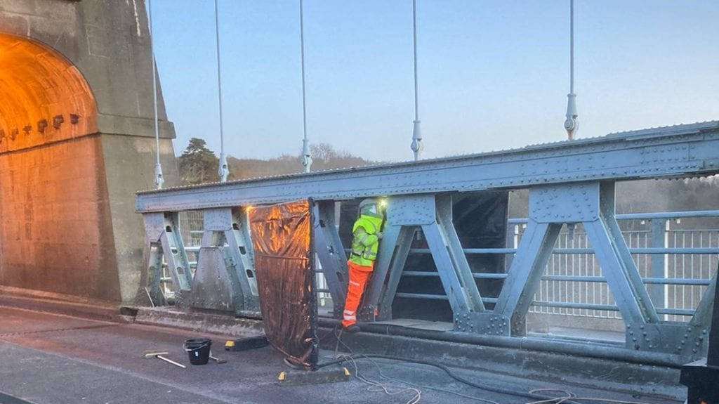 The Menai Suspension Bridge undergoes corrosion protection using Sylmasta AB Original Epoxy Putty