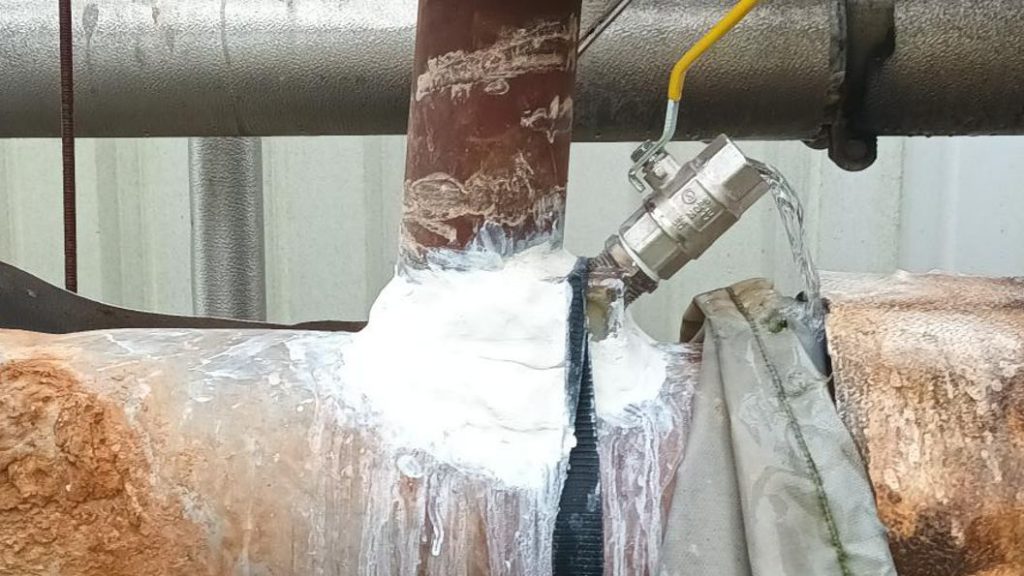 Sylmasta devise a new live leak pipe repair method with no wrapping which us used to seal a leaking dairy deaerator tank at a cheese production plant